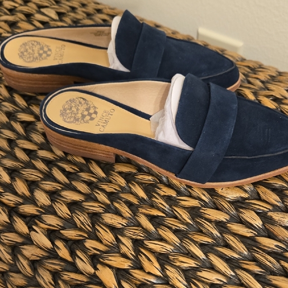 Vince Camuto Blue Mules Sleek Pointed Toe Design - Picture 8 of 9